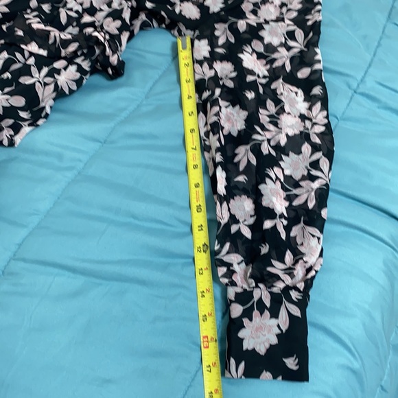 BCBG Floral Culotte Jumpsuit Long sleeve size small - Picture 15 of 16